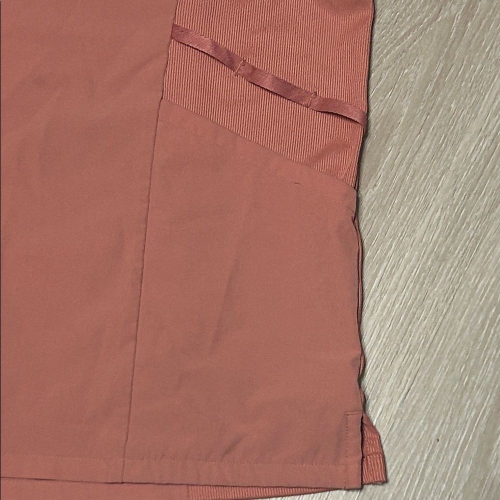 Hanes Women's Comfort Fit V-Neck Scrub Top Sz Large - Picture 3 of 7